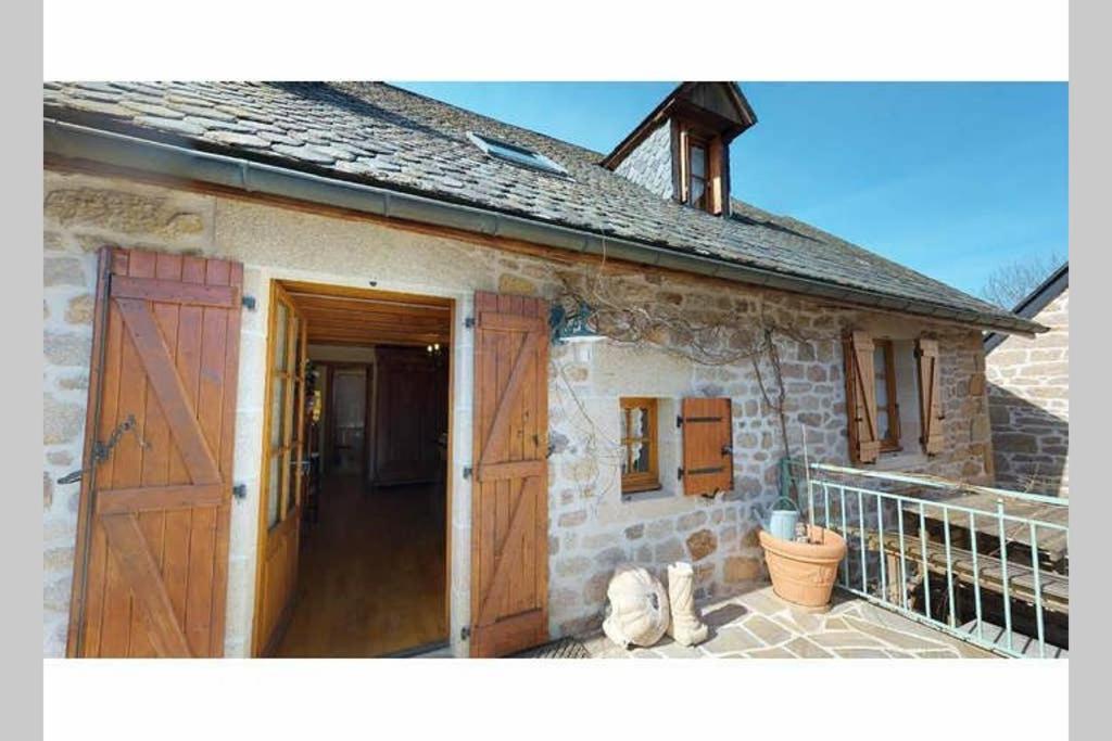 La Grange De Salvaneix Gite Pour 15 Personnes 7 Chambres Avec 6 Sdb-6Wc Sarran Buitenkant foto