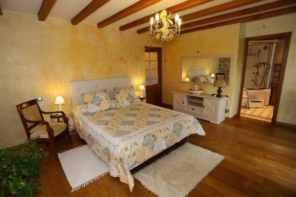 La Grange De Salvaneix Gite Pour 15 Personnes 7 Chambres Avec 6 Sdb-6Wc Sarran Buitenkant foto